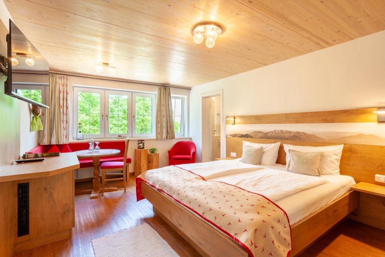 Lustiger Hirsch Hotel Akams Екстериор снимка