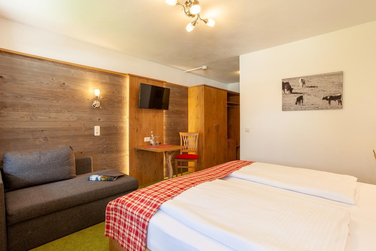 Lustiger Hirsch Hotel Akams Екстериор снимка