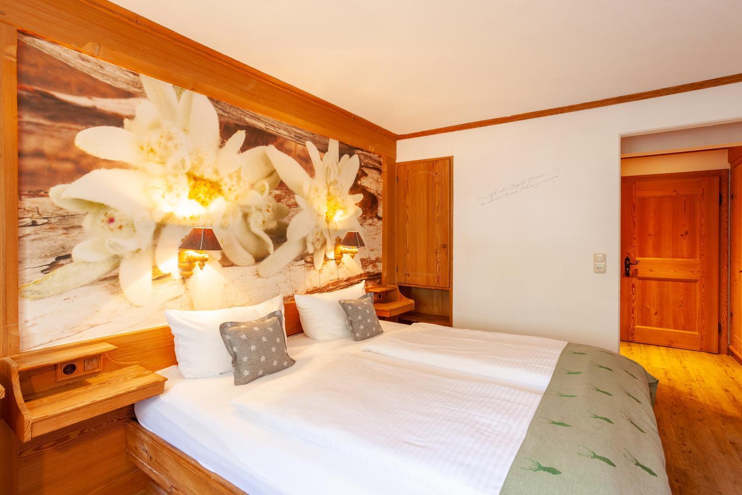 Lustiger Hirsch Hotel Akams Екстериор снимка