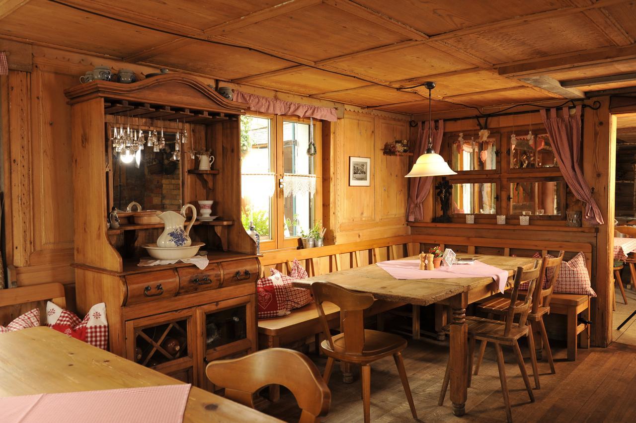 Lustiger Hirsch Hotel Akams Екстериор снимка