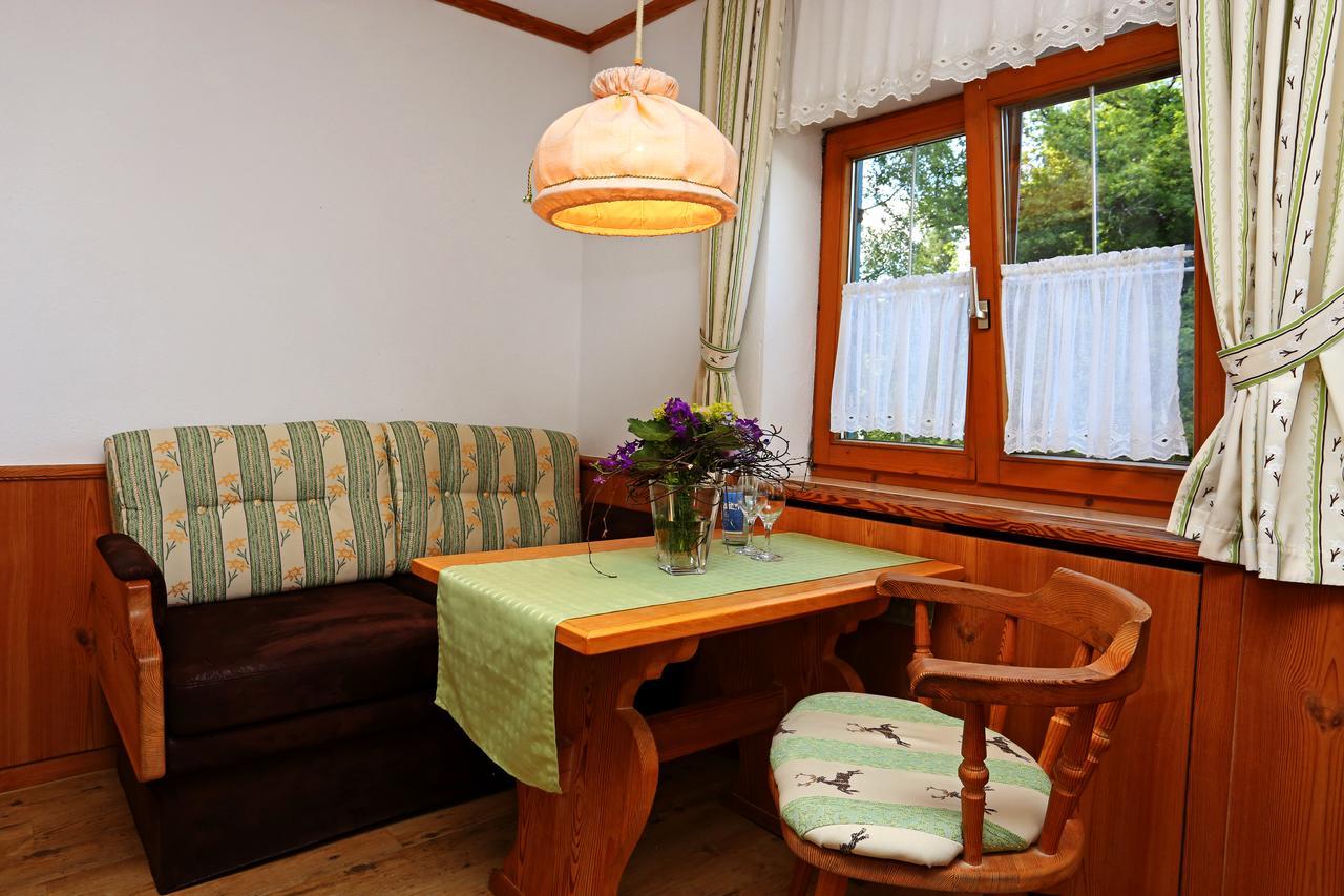 Lustiger Hirsch Hotel Akams Екстериор снимка