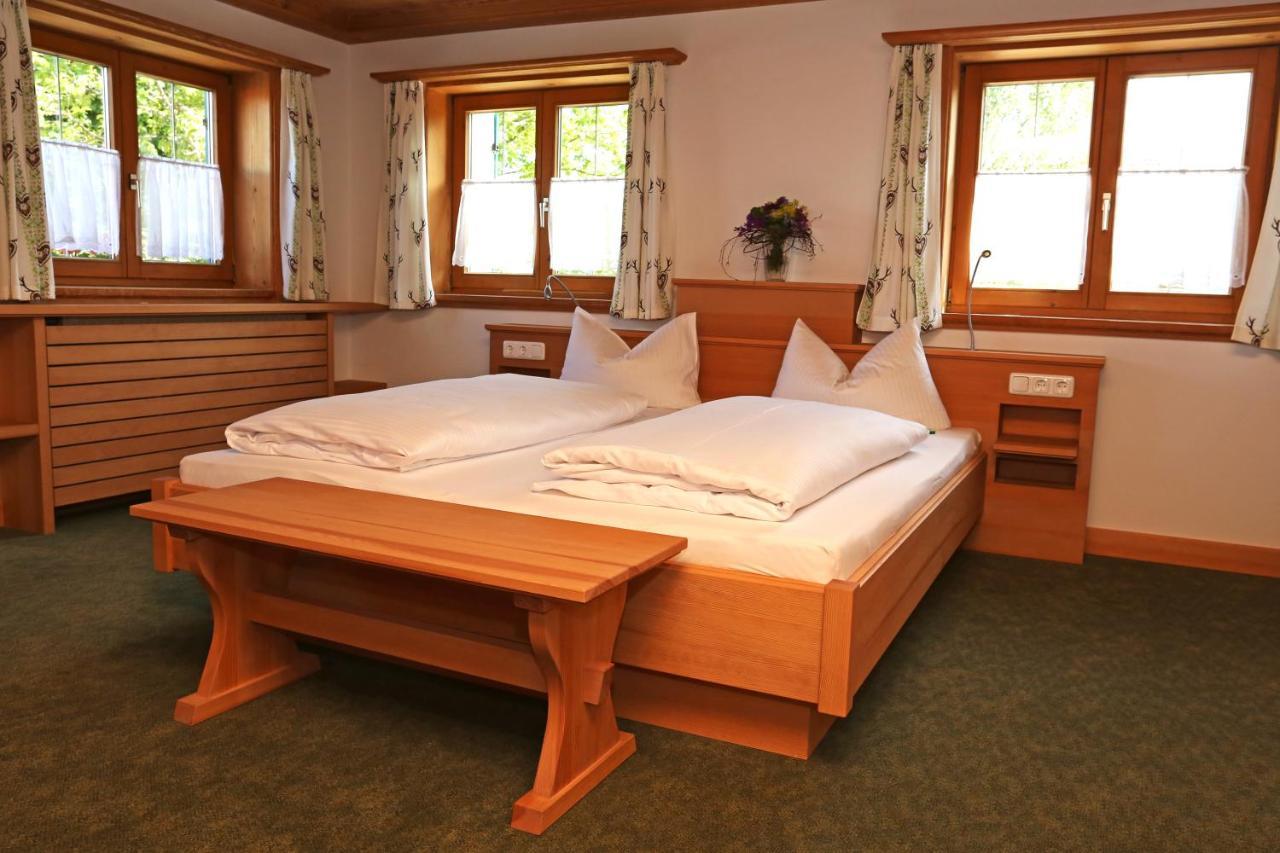 Lustiger Hirsch Hotel Akams Екстериор снимка