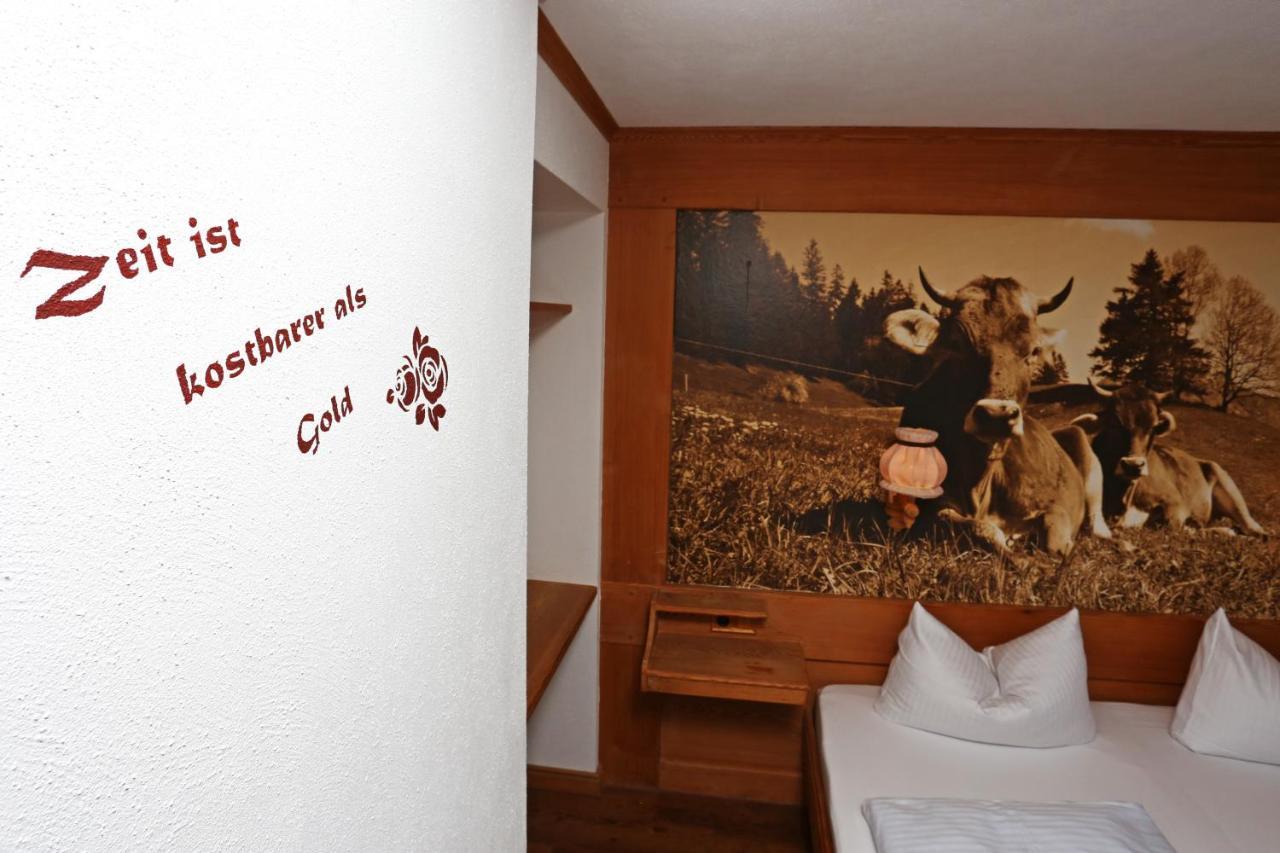 Lustiger Hirsch Hotel Akams Екстериор снимка