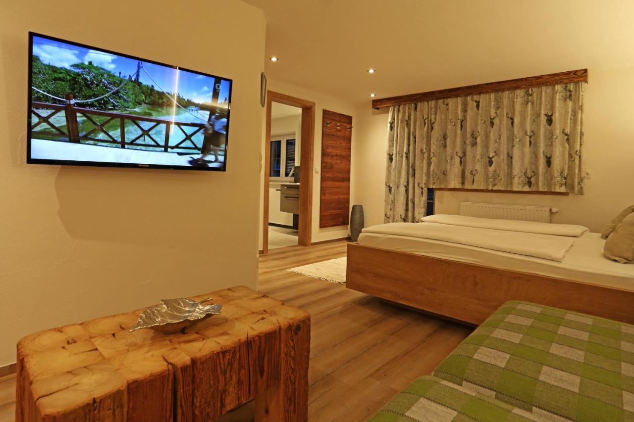 Lustiger Hirsch Hotel Akams Екстериор снимка