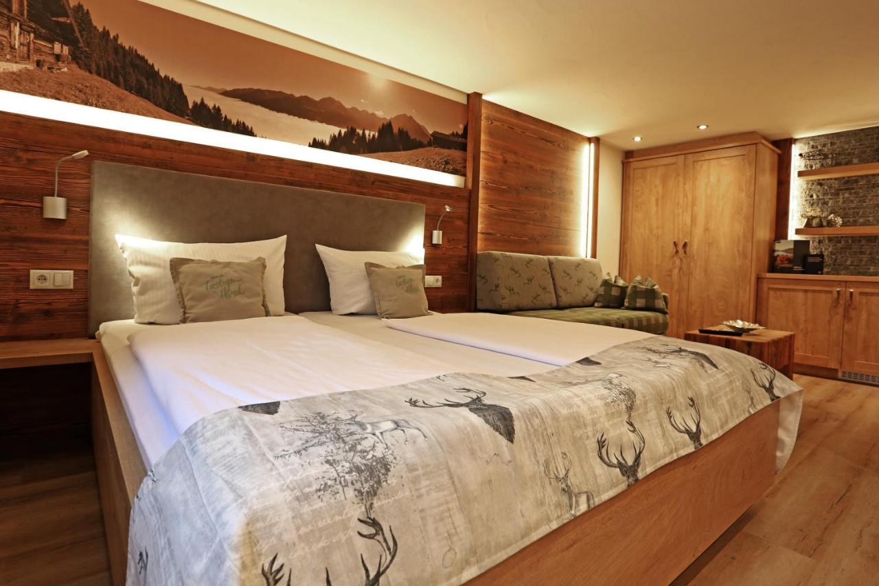Lustiger Hirsch Hotel Akams Екстериор снимка